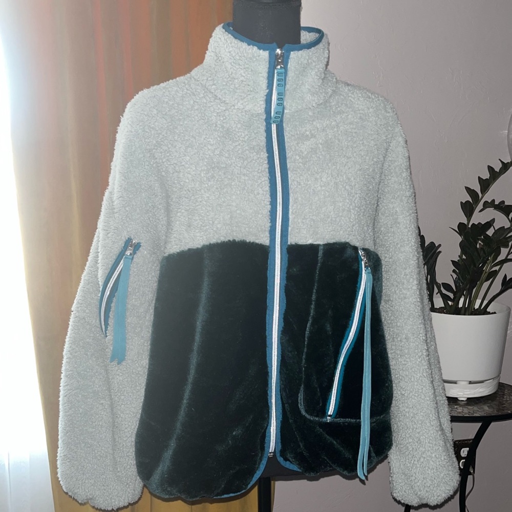Ugg Marlene Sherpa Jacket ll Small